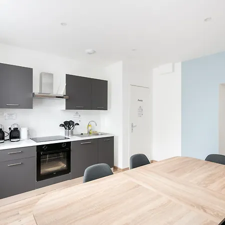 Independante Solent アパート *