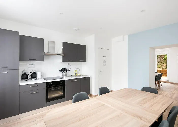 Independante Solent 公寓 *